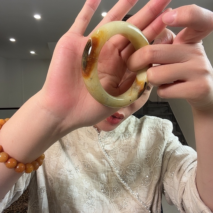 6***1蛇纹石玉未镶嵌颈饰
