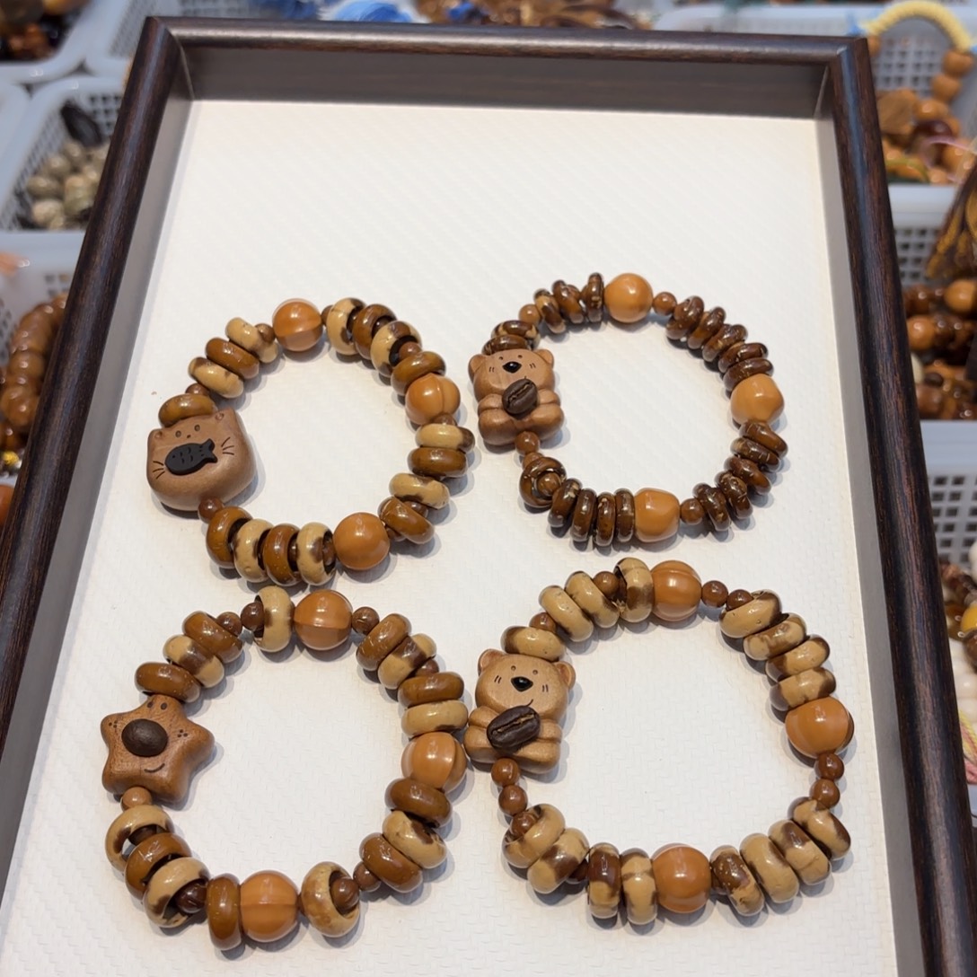 吊坠白玉菩提花皮钱串子