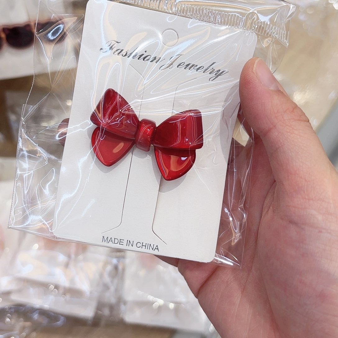 布艺非金属醋酸鸭夹一个