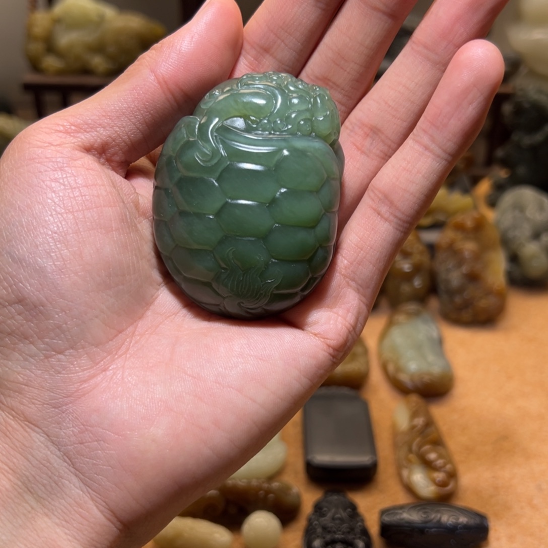 九***。和田玉未镶嵌挂件