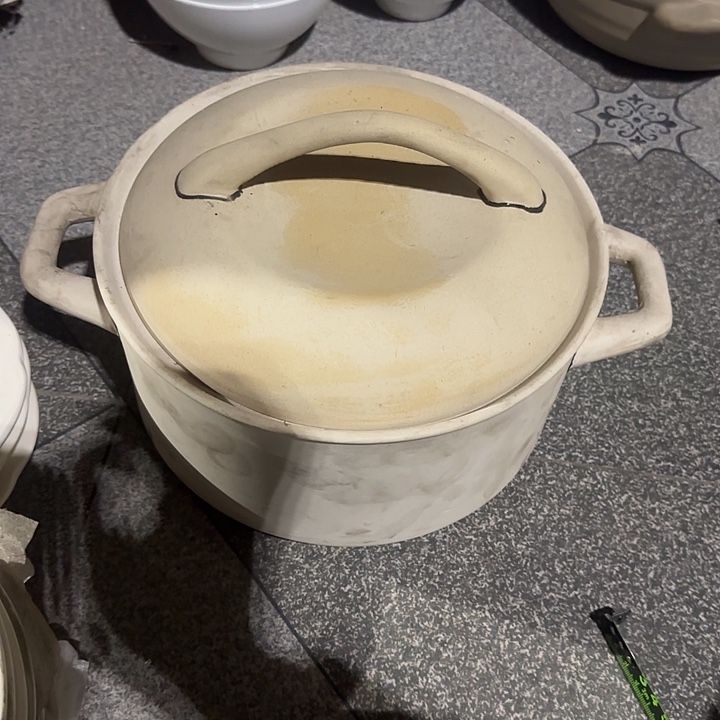 瓷片陶瓷盘子碗啥都有