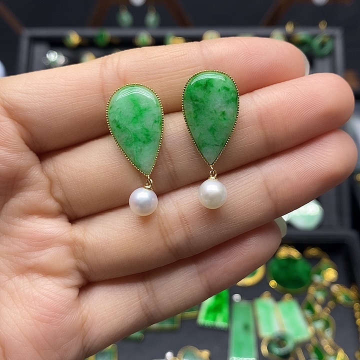 翡翠18K金镶嵌耳饰天然翡翠