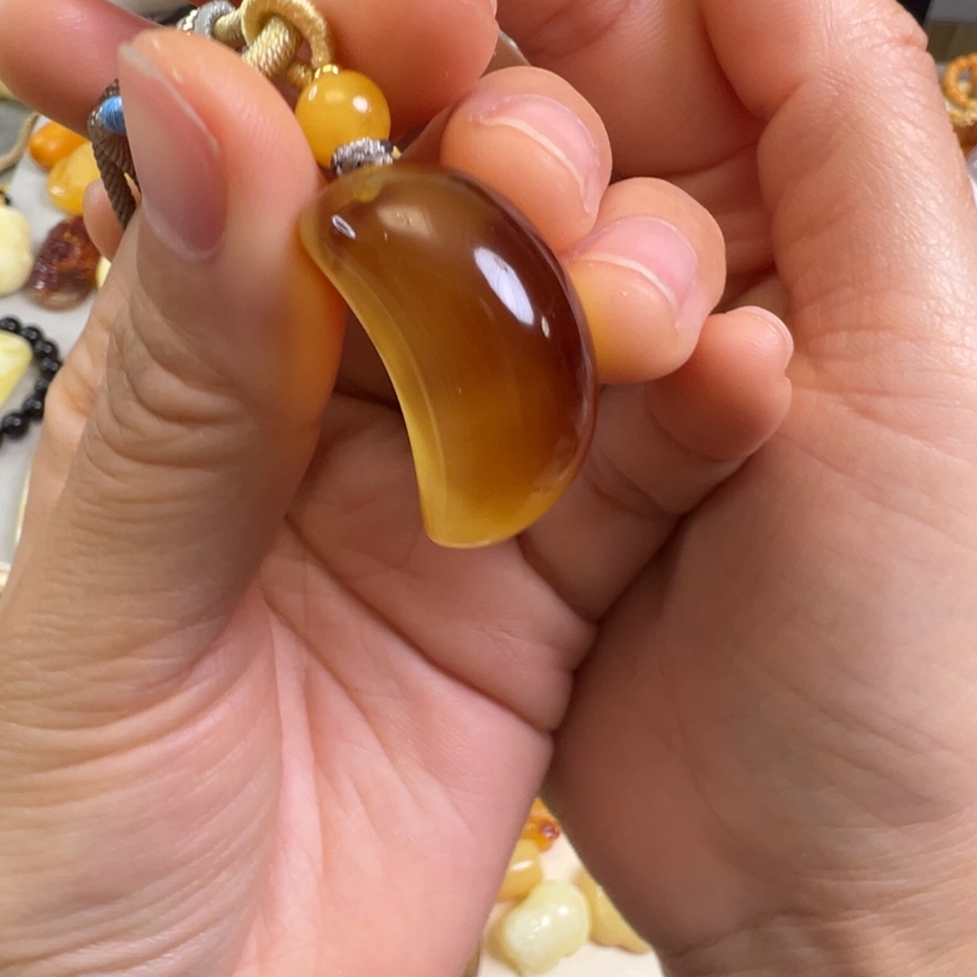 蜜蜡裸石未镶嵌琥珀