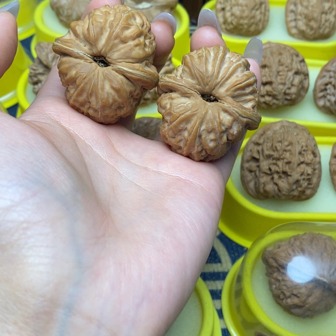 世***雨文玩核桃把件44元宝