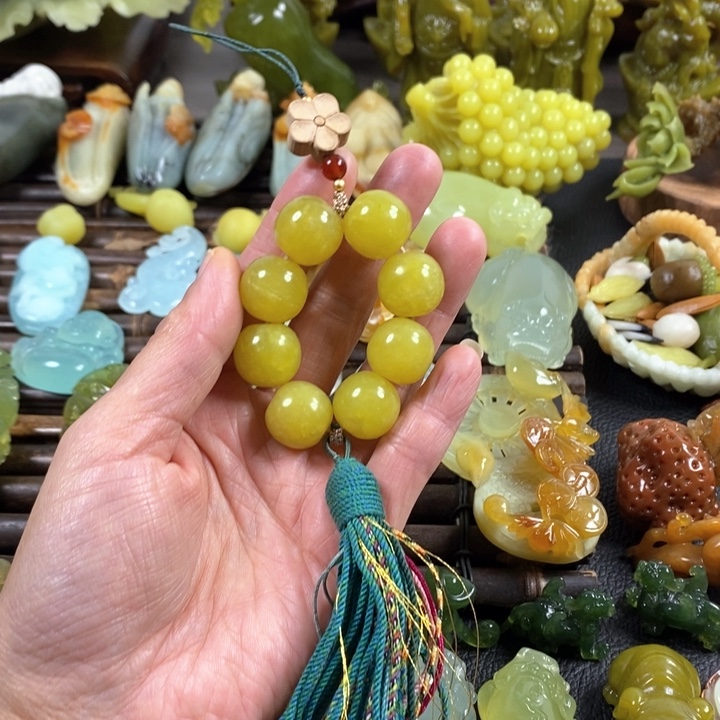 蛇纹石玉车挂未镶嵌