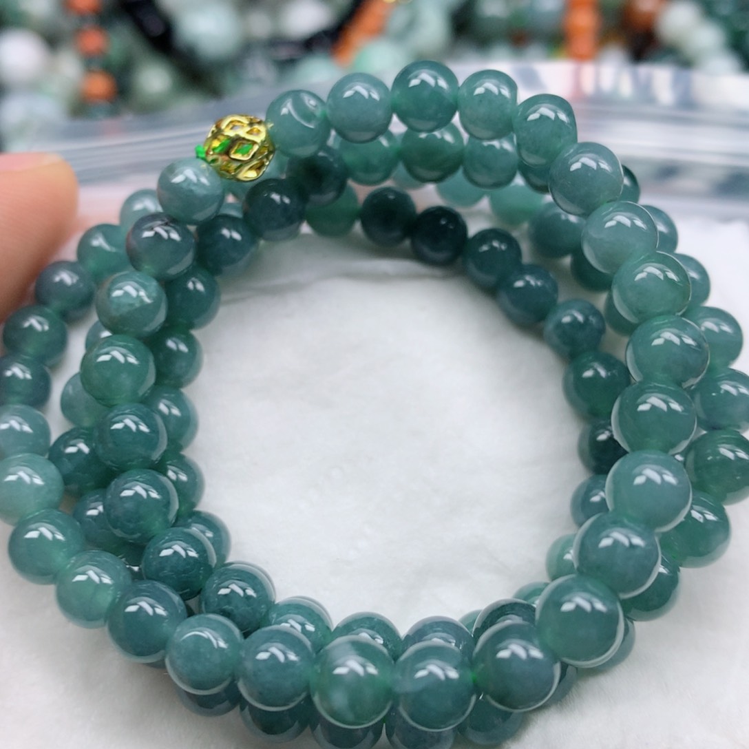 翡翠颈饰未镶嵌手串