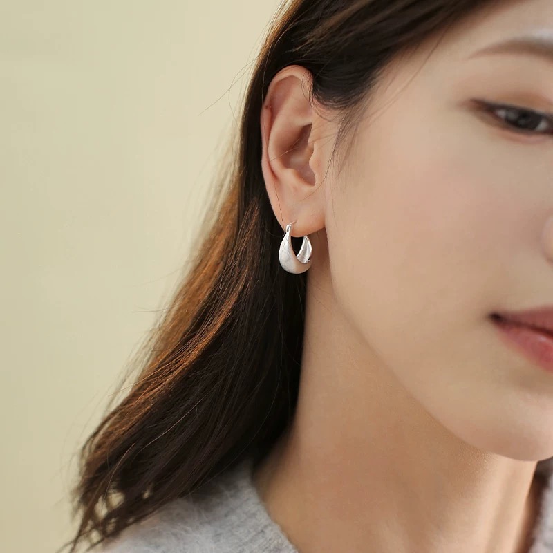 合金耳饰 磨砂拉丝U形耳钉耳扣女轻奢小众时尚百搭耳环E2117