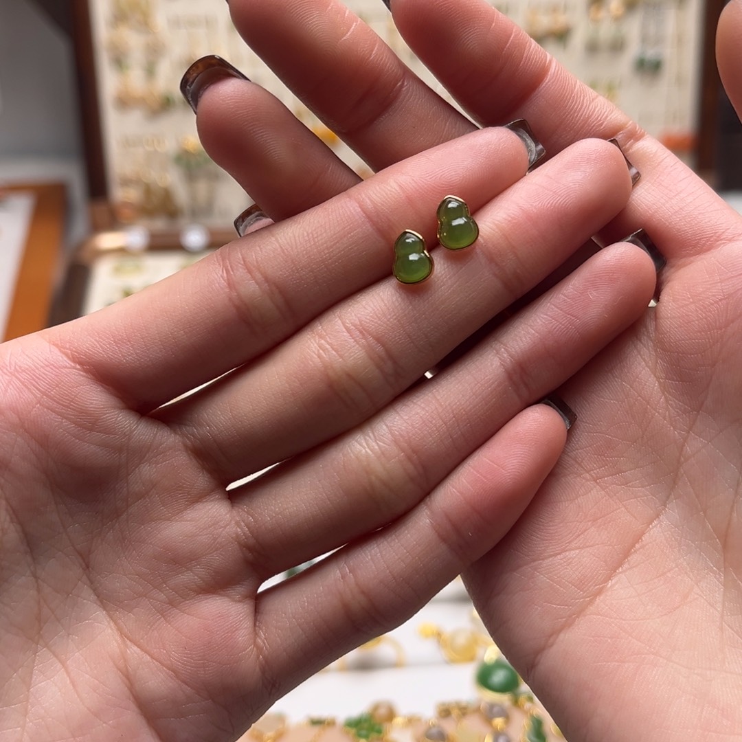 和田玉银S925镀金镶嵌耳坠