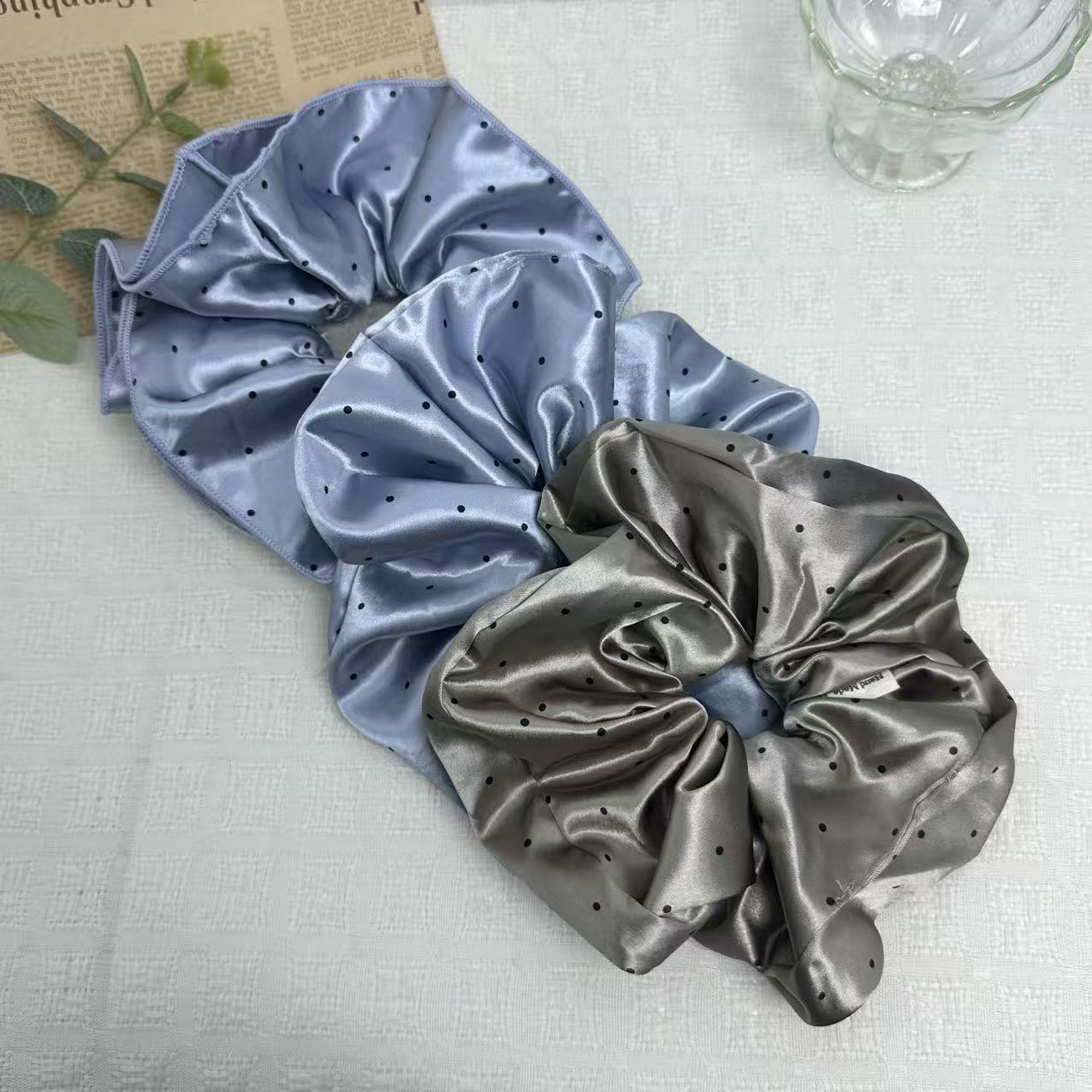 80优雅缎面波点大肠发圈女高端2025新款气质百搭后脑勺发绳扎发皮