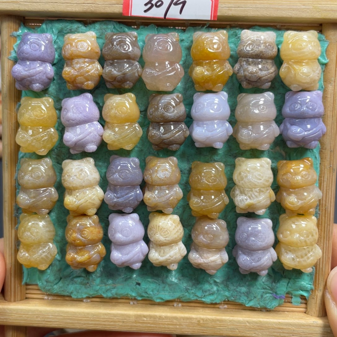 硅化玉未镶嵌颈饰小熊30米1个