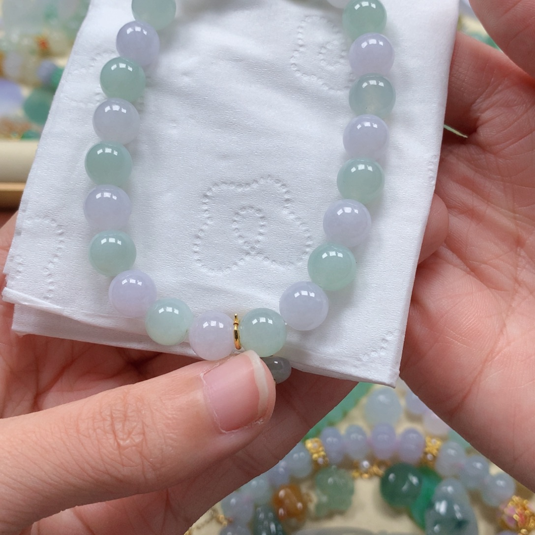 翡翠未镶嵌颈饰是