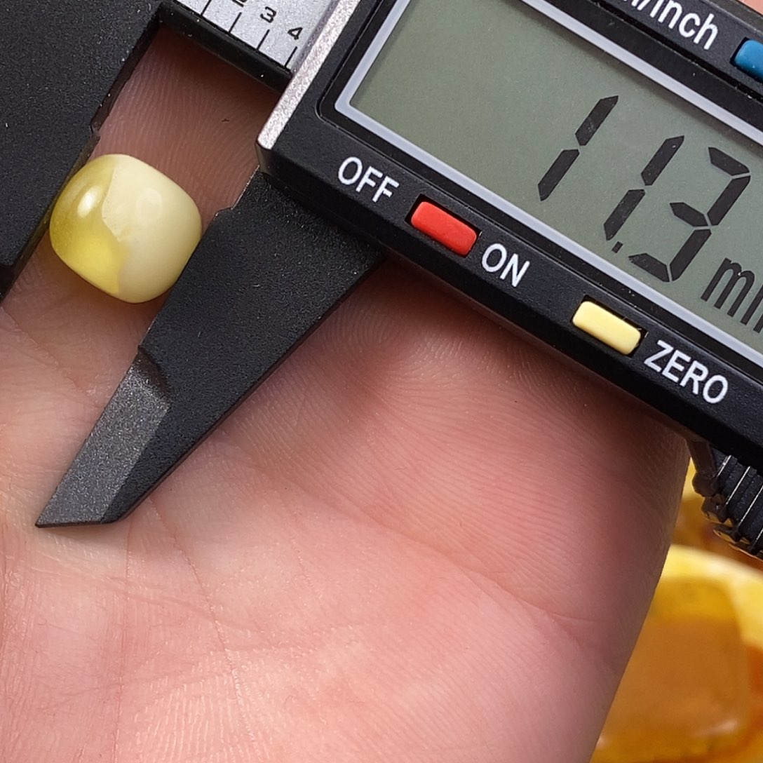 琥珀裸石未镶嵌微瑕