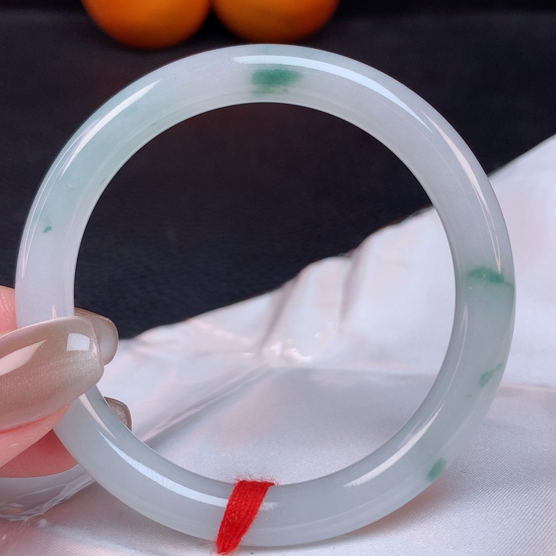 翡翠手镯（圆镯）未镶嵌53+