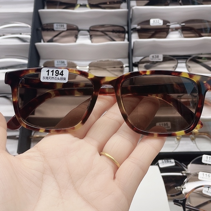 大***行花士全框方圆款天然石头眼镜