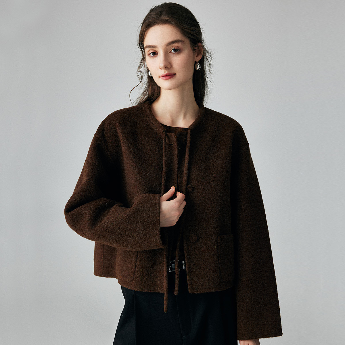 PALUOPO/帕罗绵羊毛短款女大衣ET2F2153D