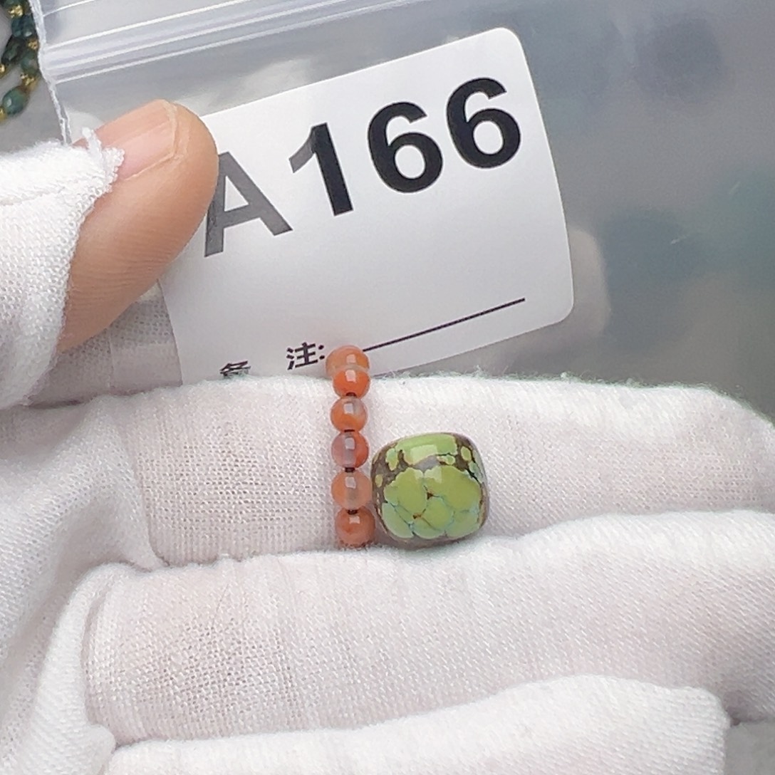 狗***儿南红玛瑙未镶嵌珠宝奇石