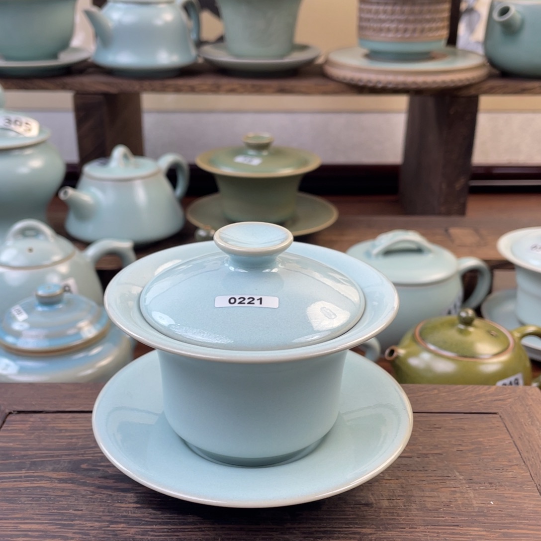 町****造微瑕221号天青………$