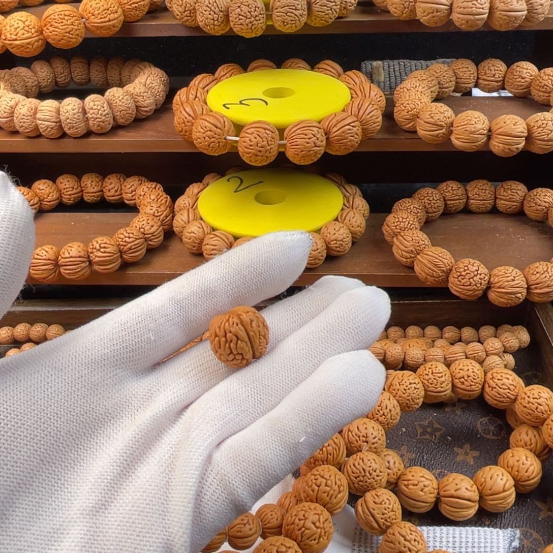 好***^桃核吊坠野生盘龙备子