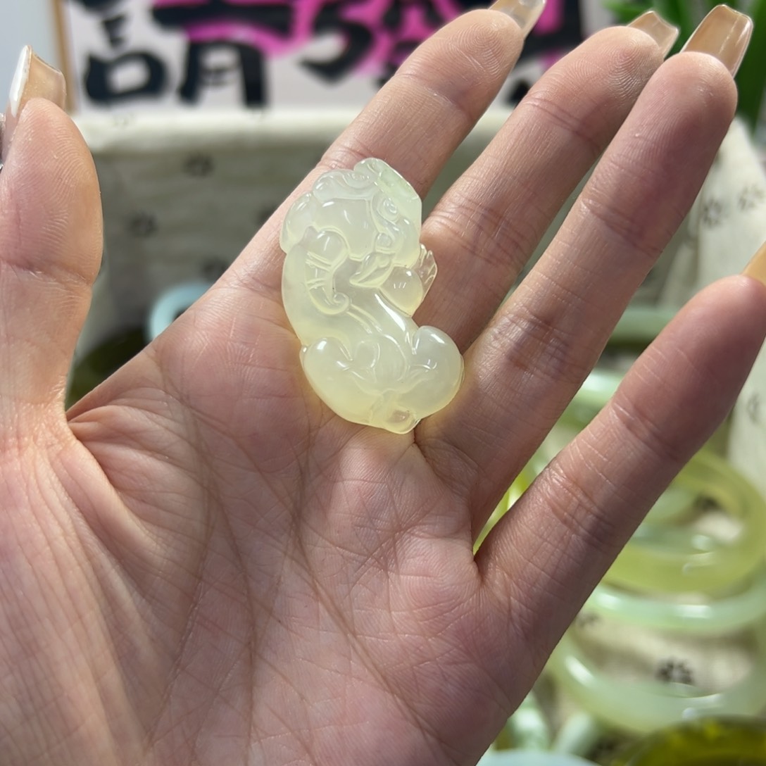 蛇纹石玉手镯未镶嵌543