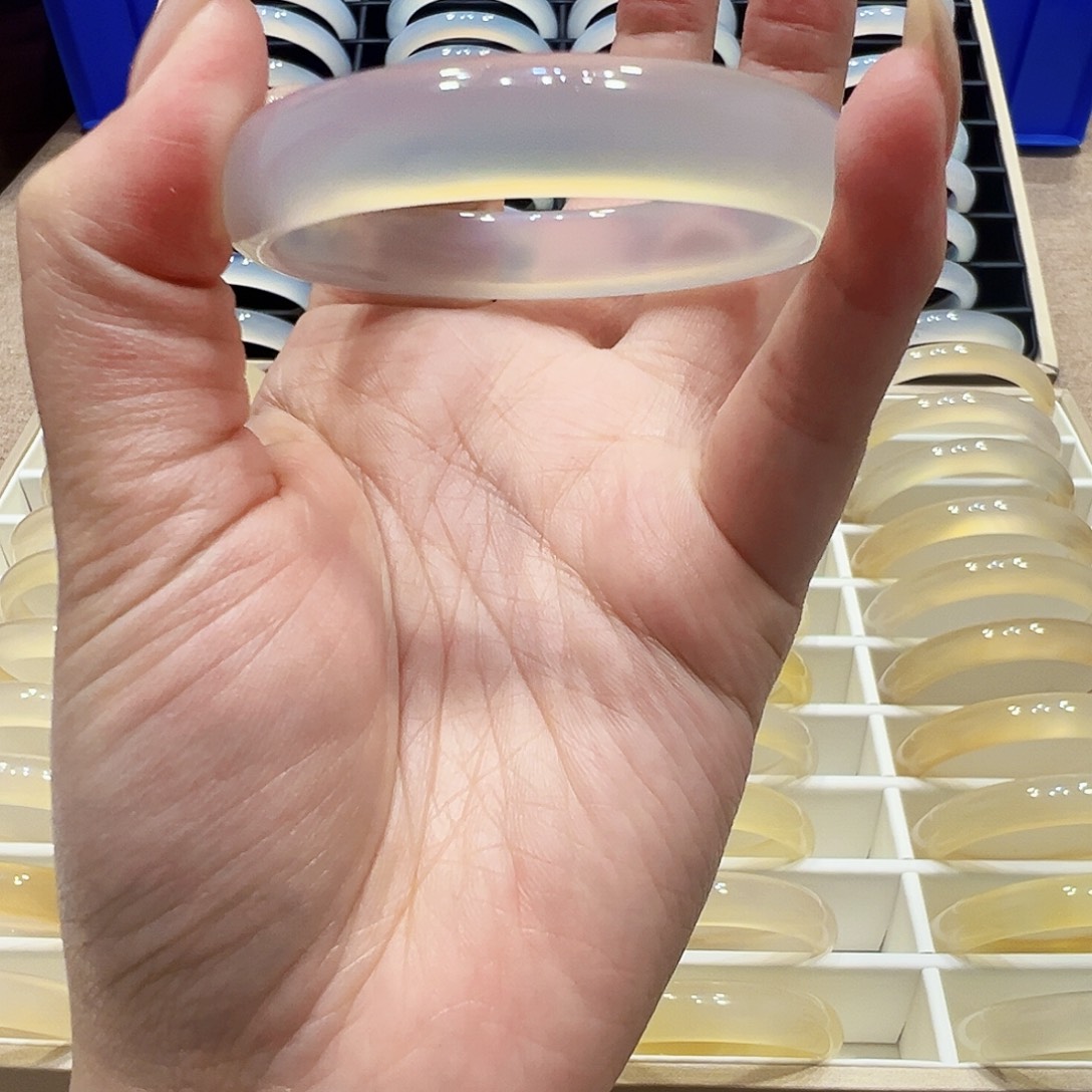 v***i玛瑙/玉髓未镶嵌手镯