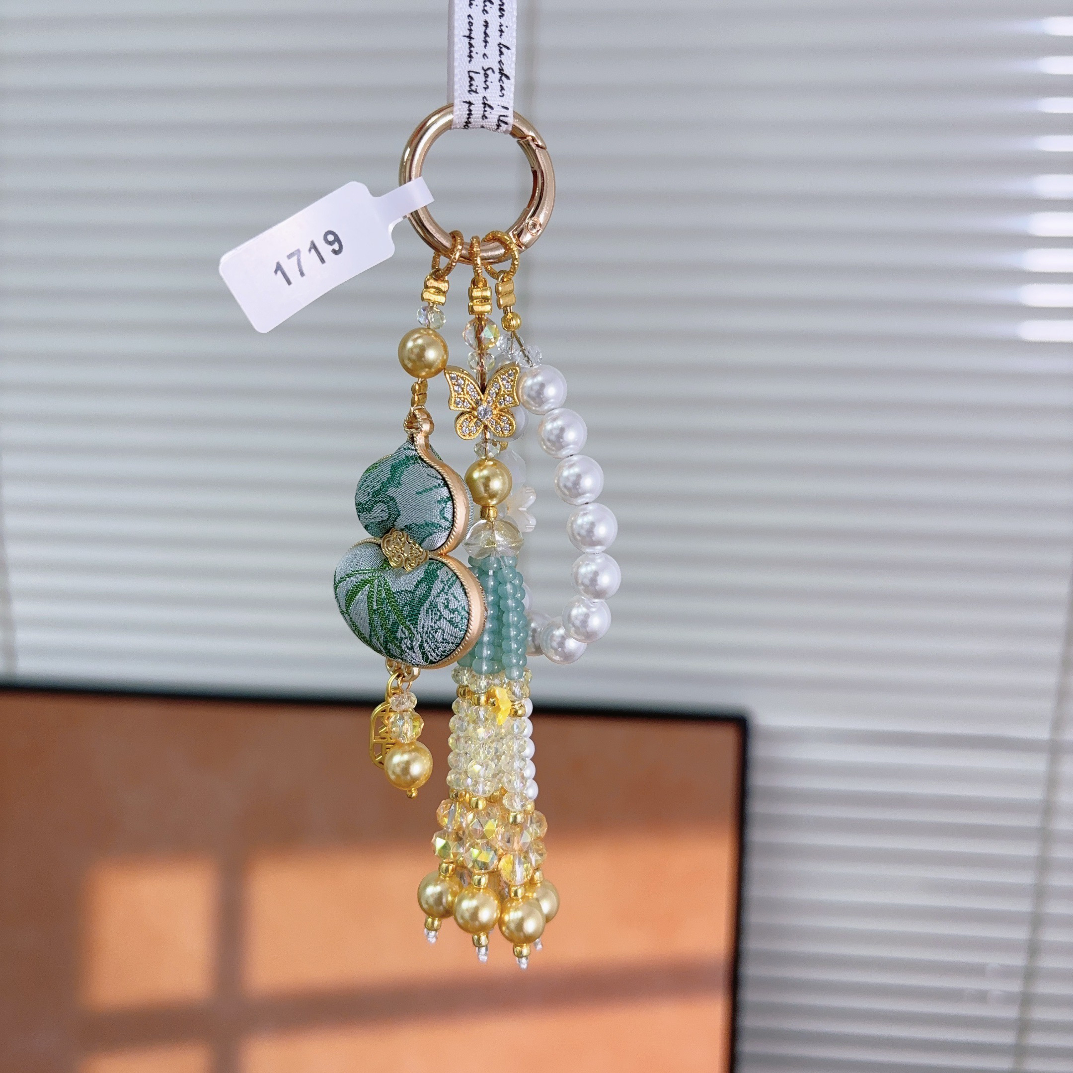 1719-宋锦春和景明葫芦流苏挂件