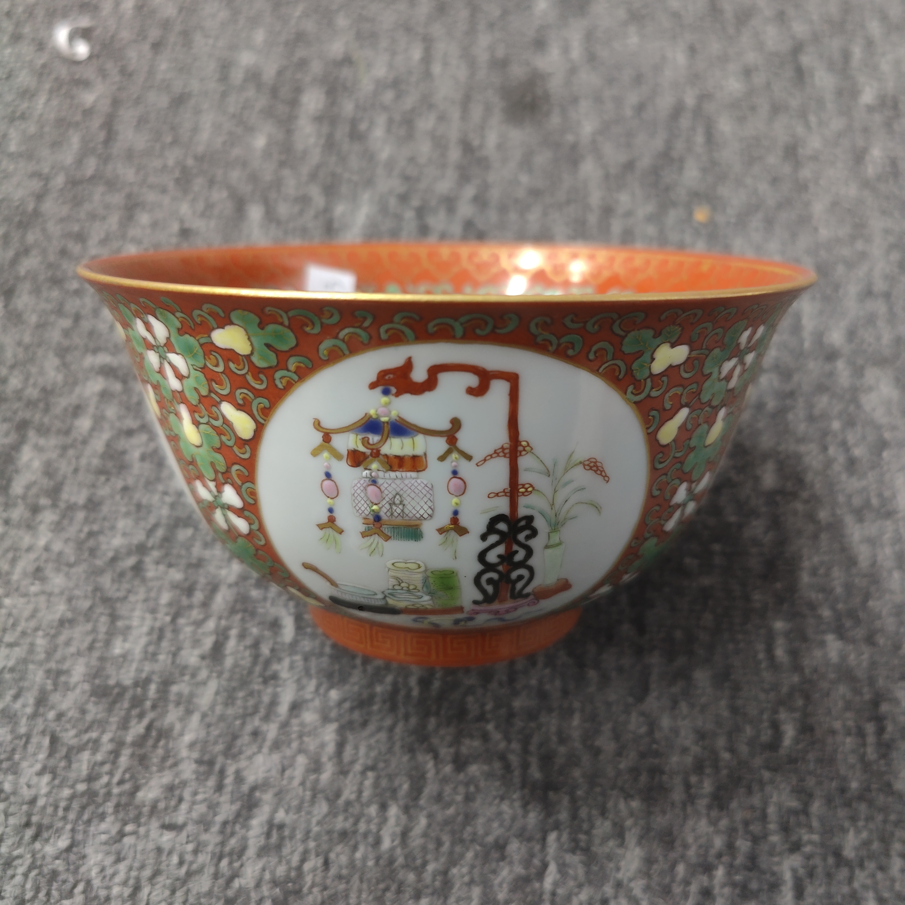 古陶瓷矾红描金花卉开窗碗