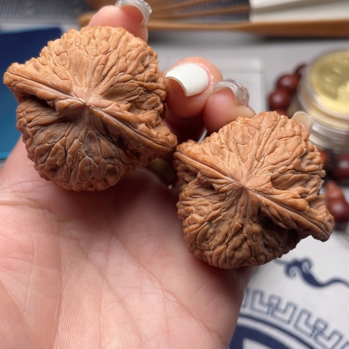 文玩核桃把件绣球43