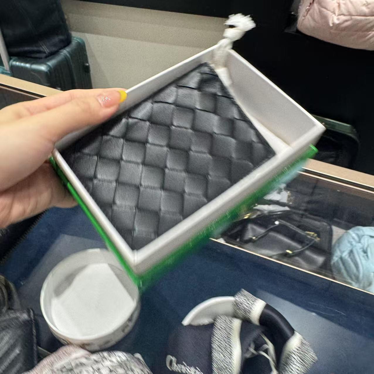 95新 BOTTEGA VENETA/葆蝶家 bv 黑色编织卡包/二奢包包