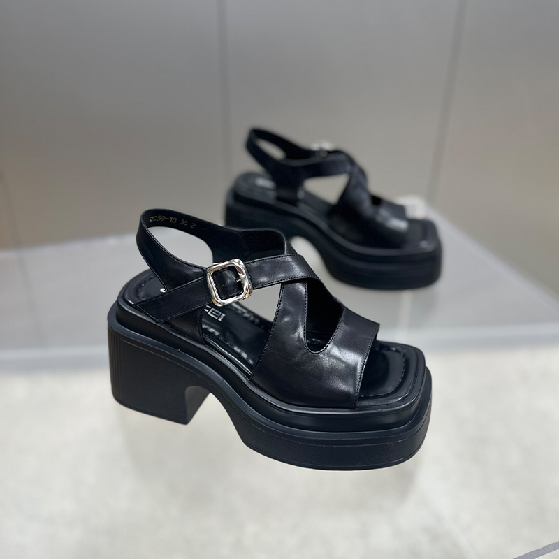 【左右华菲】9cm显高显腿长厚底凉鞋女2025夏季黑色露趾百搭高跟鞋