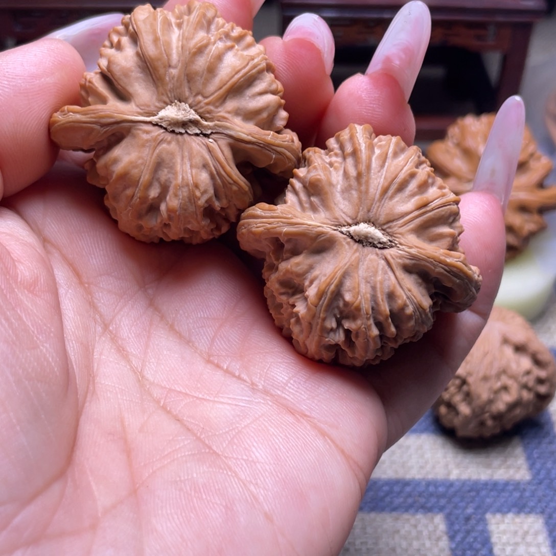 挽***手文玩核桃吊坠41白狮子文玩