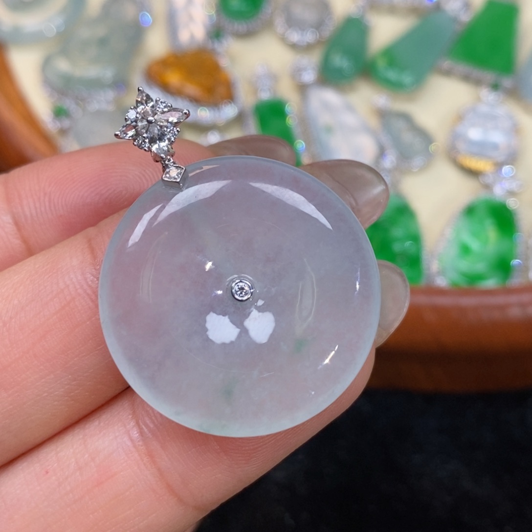 翡翠吊坠(赠链)18K金镶嵌