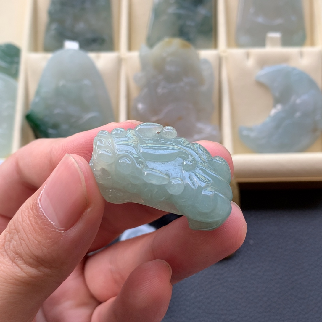 翡翠未镶嵌吊坠(不含链)