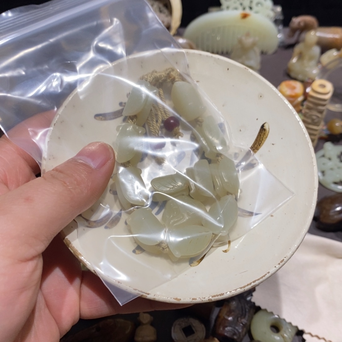 爱***玉瓷片白底印花好物推荐