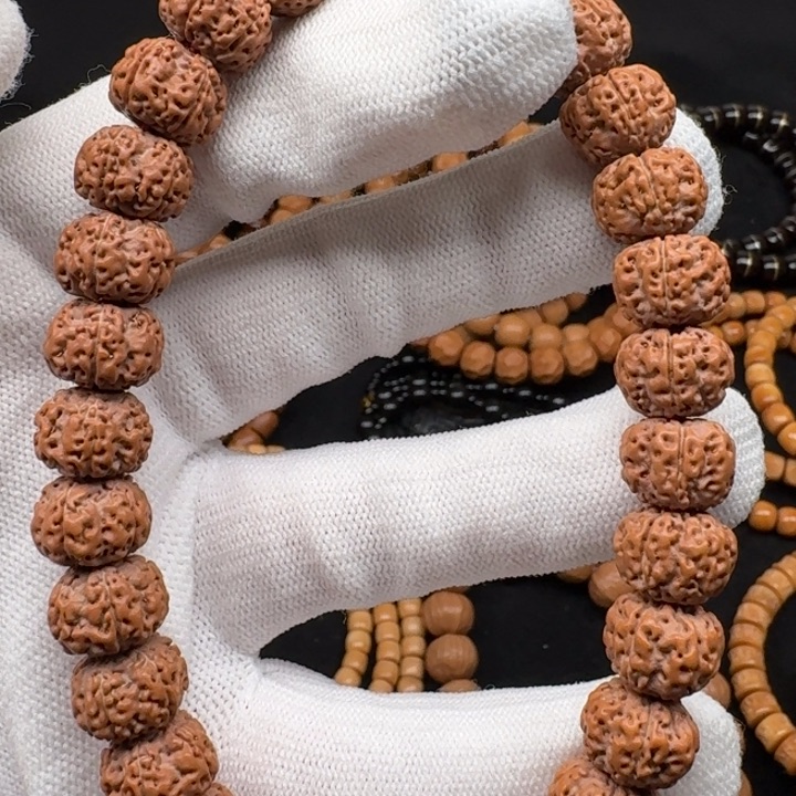 星月菩提吊坠金刚手持