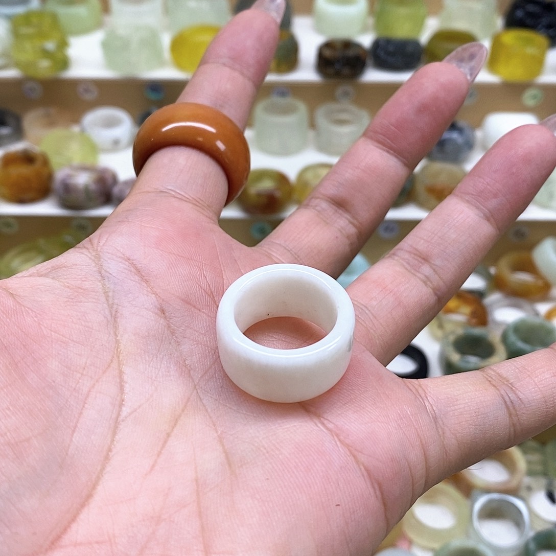 t***e未镶嵌岫玉微瑕款式不退不换