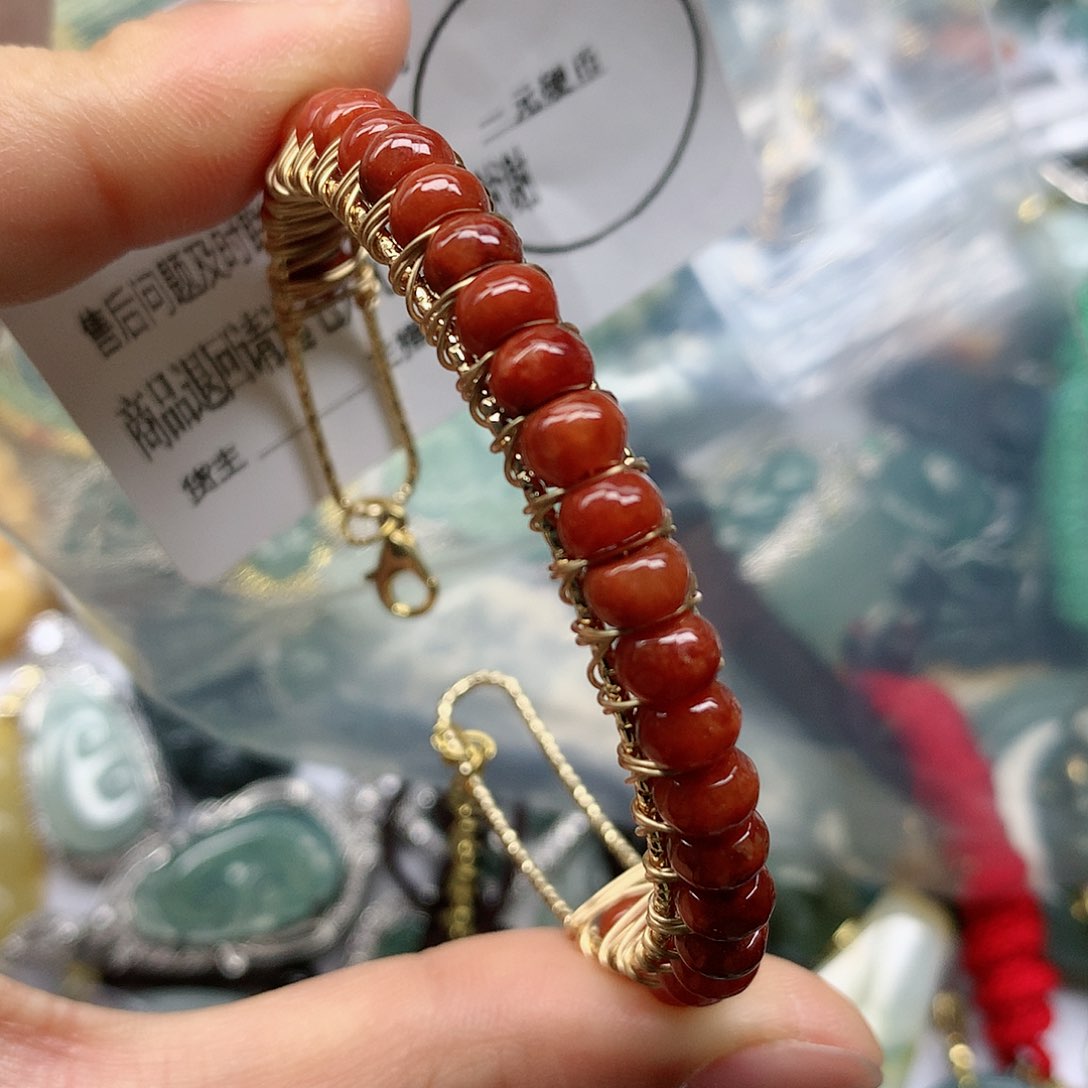 翡翠颈饰未镶嵌手串