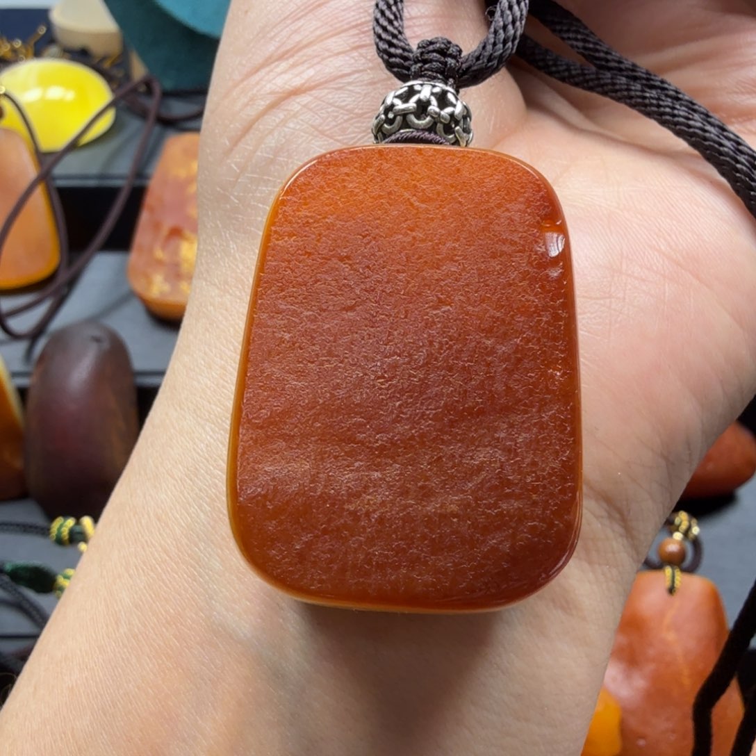 琥珀吊坠(赠链)未镶嵌