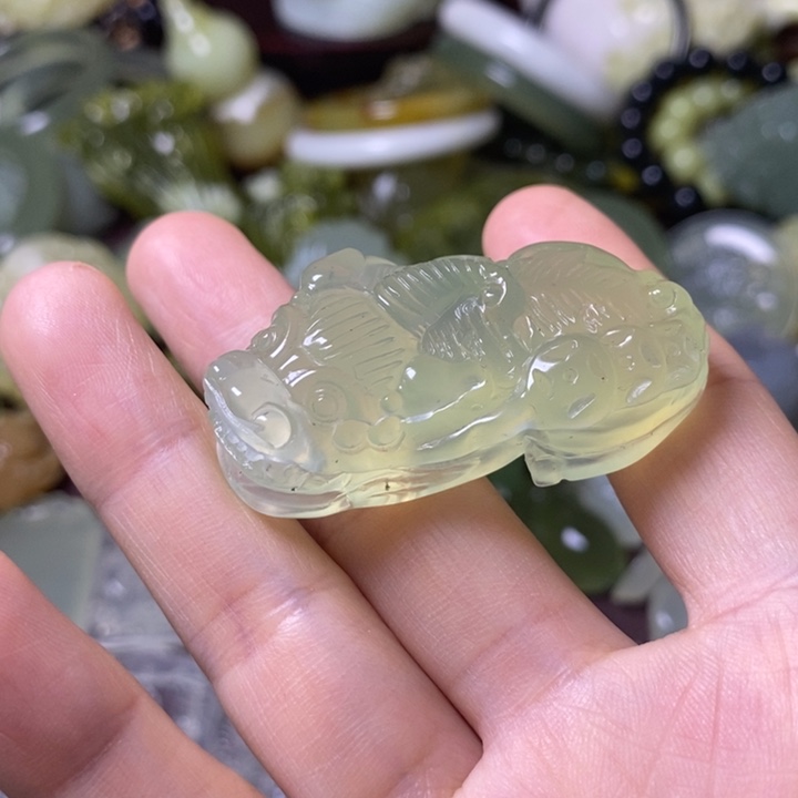 岫玉岫玉颈饰未镶嵌