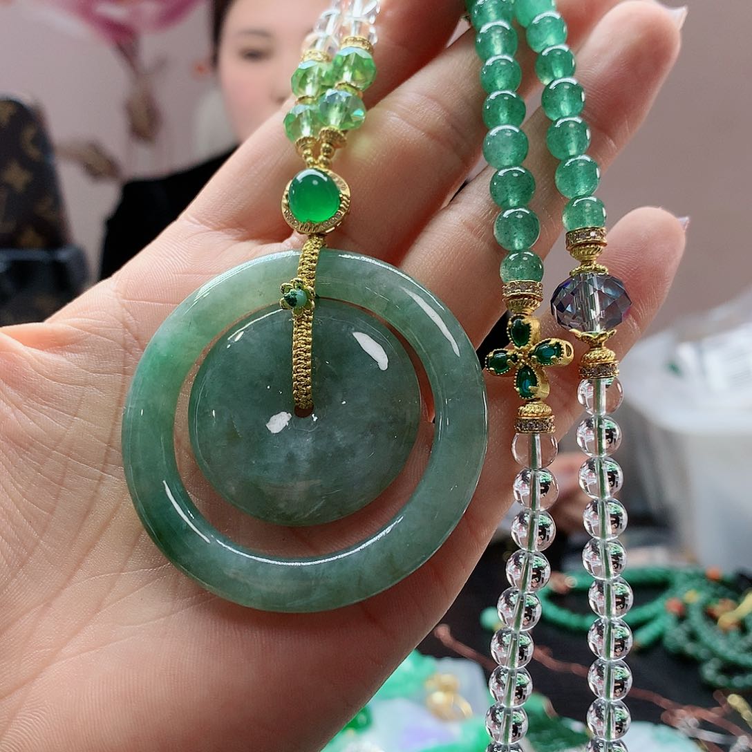 【闪购商品】翡翠吊坠(赠链)未镶嵌