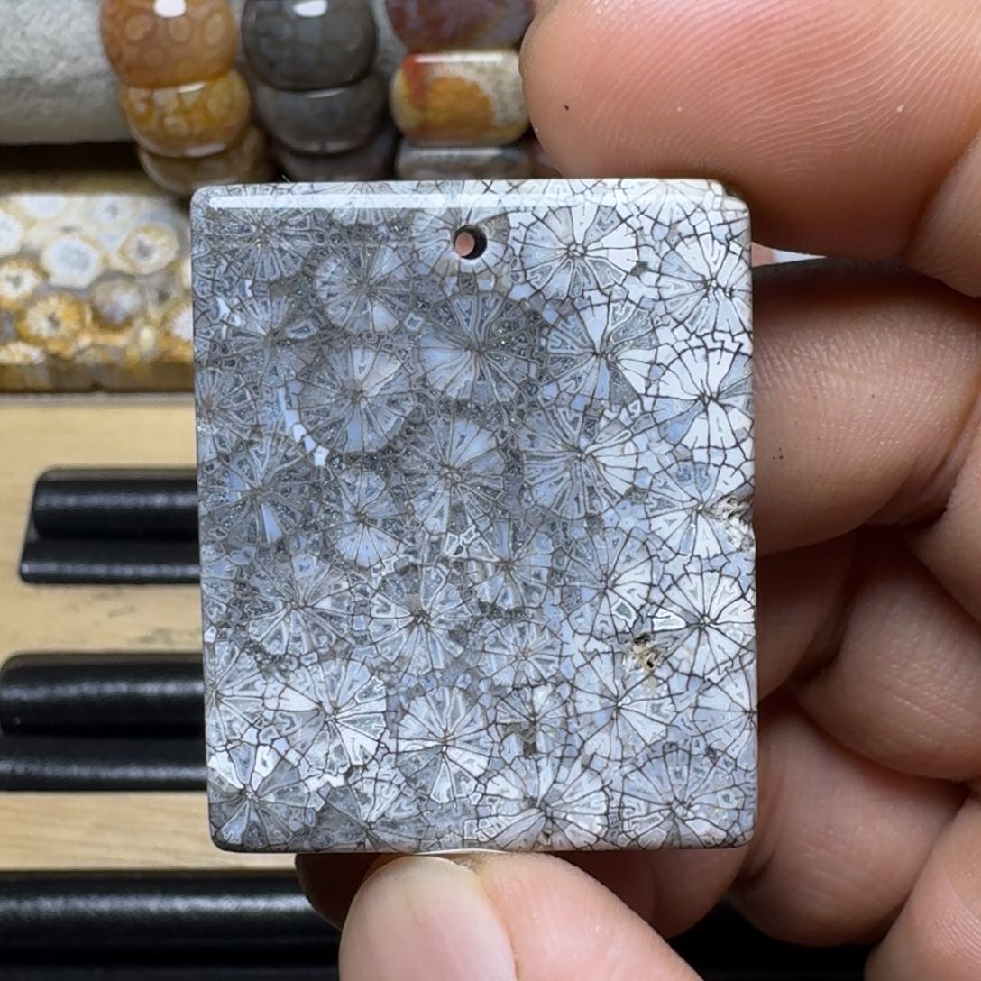 硅化玉纯天然色有机玉石保真色未镶嵌瑕疵特价