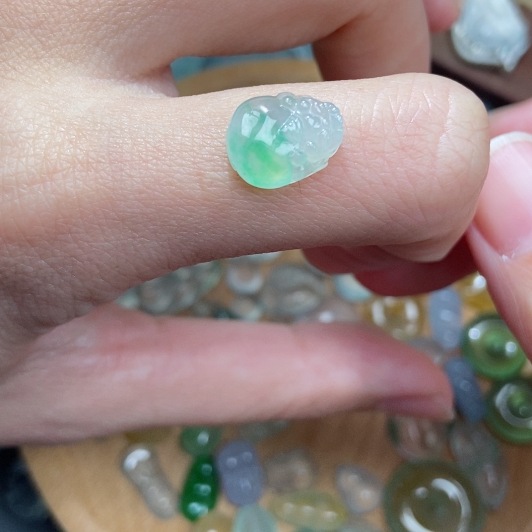 翡翠颈饰未镶嵌翡翠