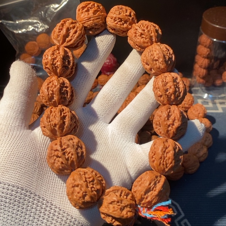 文玩核桃手串……56