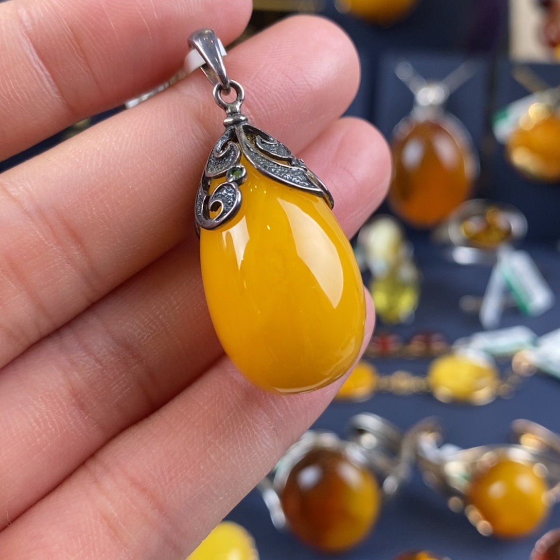 琥珀颈饰银S925镀金镶嵌