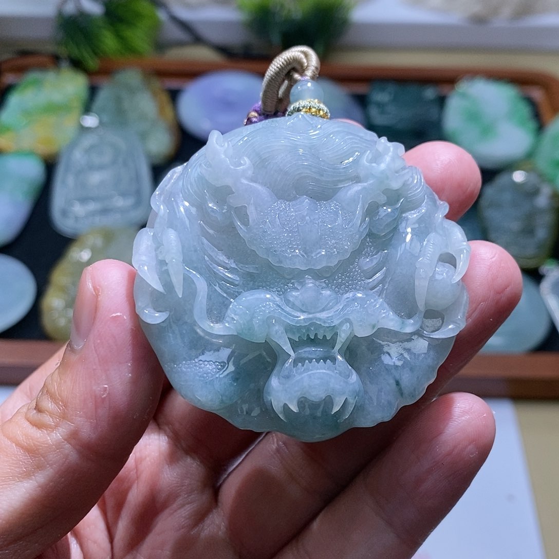 【闪购商品】翡翠颈饰未镶嵌龙牌