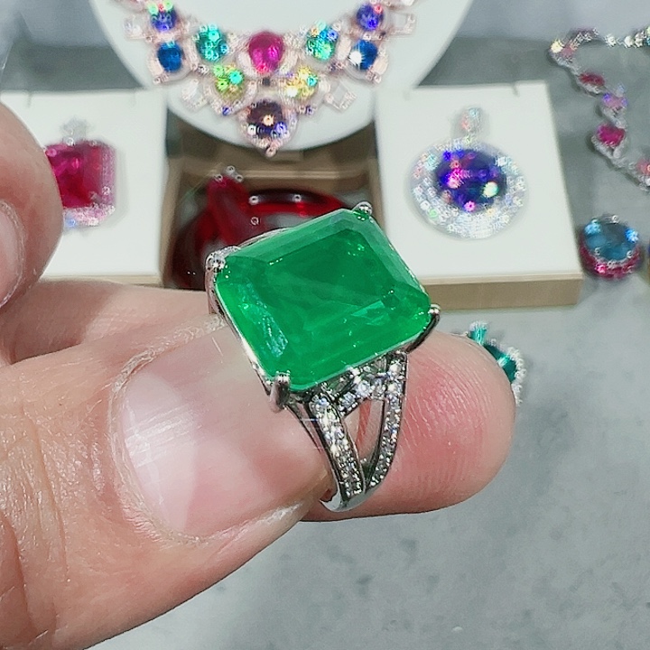 红宝石颈饰未镶嵌