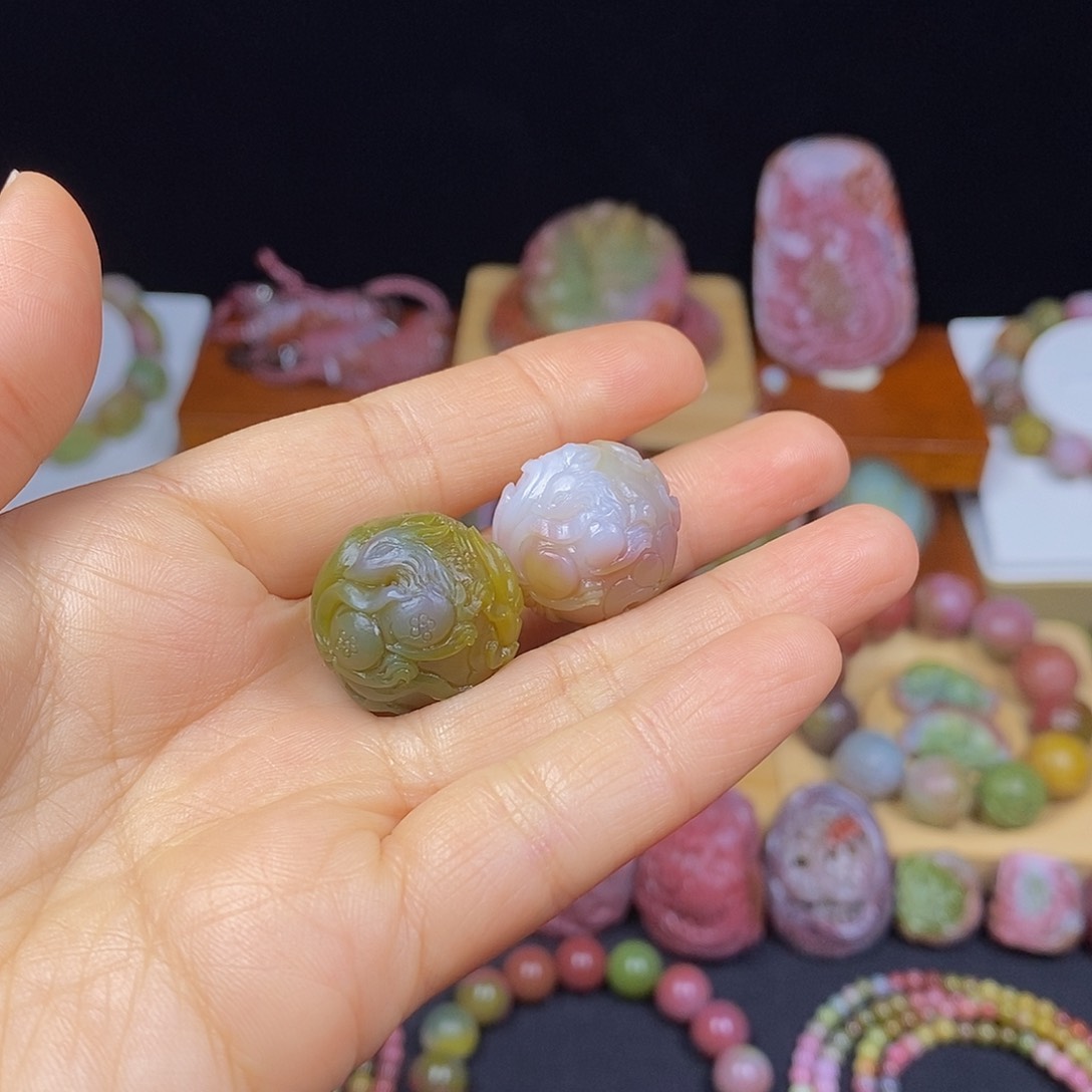 玛瑙/玉髓盐源玛瑙大漏大炸未镶嵌金*大师工凤九牡丹花