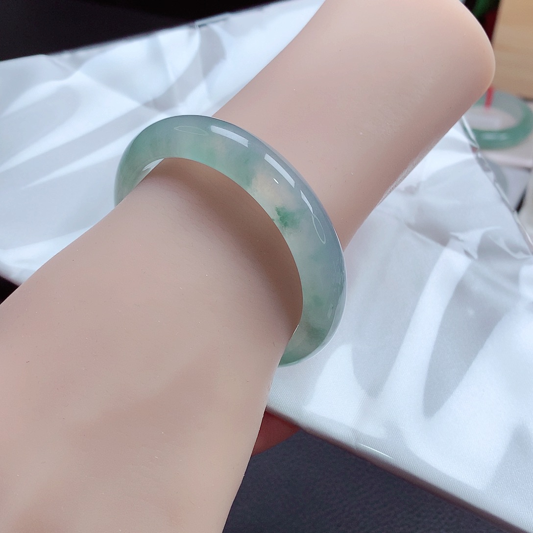 未镶嵌手镯翡翠小手捡漏，冰透飘花！85号