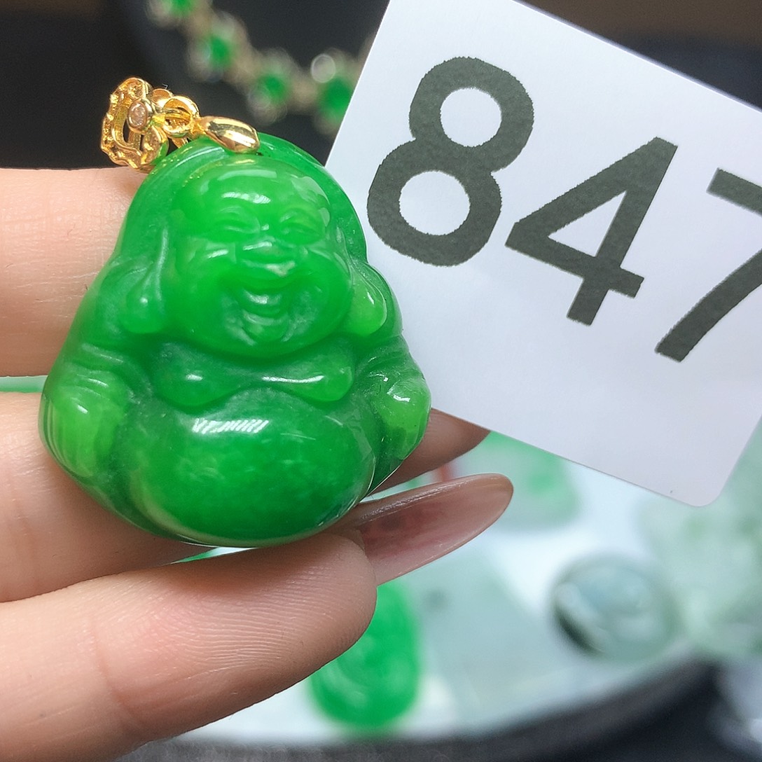 翡翠吊坠(赠链)未镶嵌