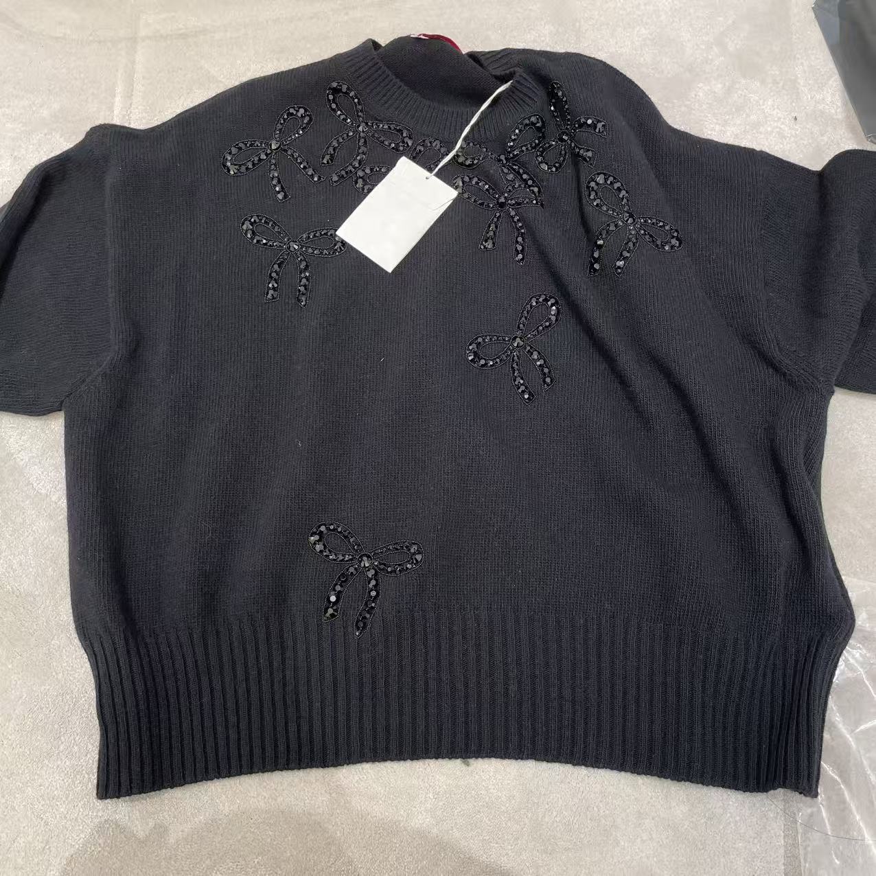 未使用 Valentino/华伦天奴 女款亮片蝴蝶结针毛衣女装