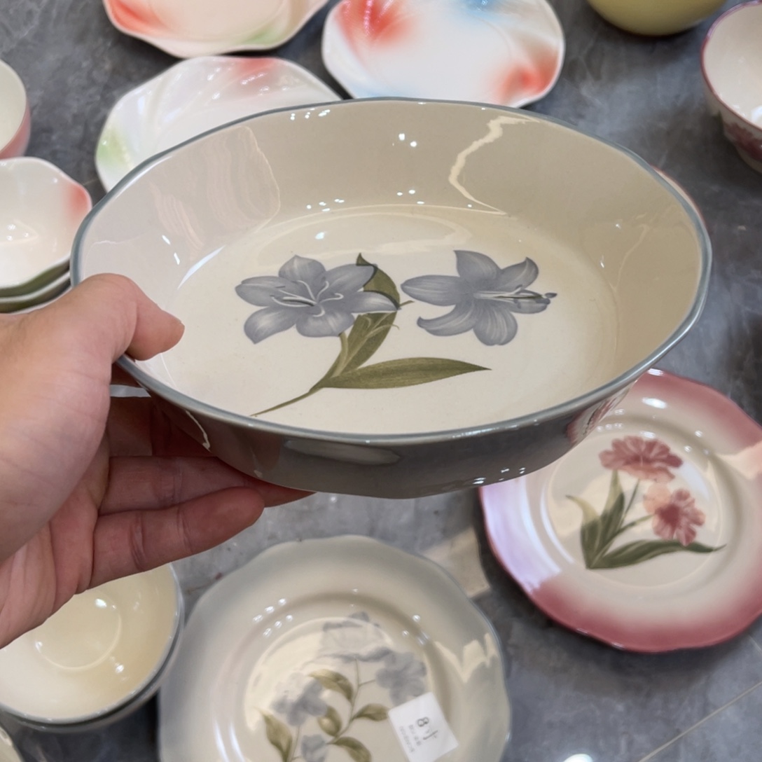 陶瓷微瑕餐具介意勿拍，满18飞！